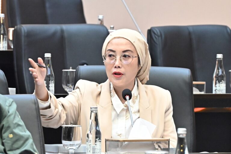 DPR Usul Pembentukan Badan Guru untuk Lindungi Pendidik Indonesia