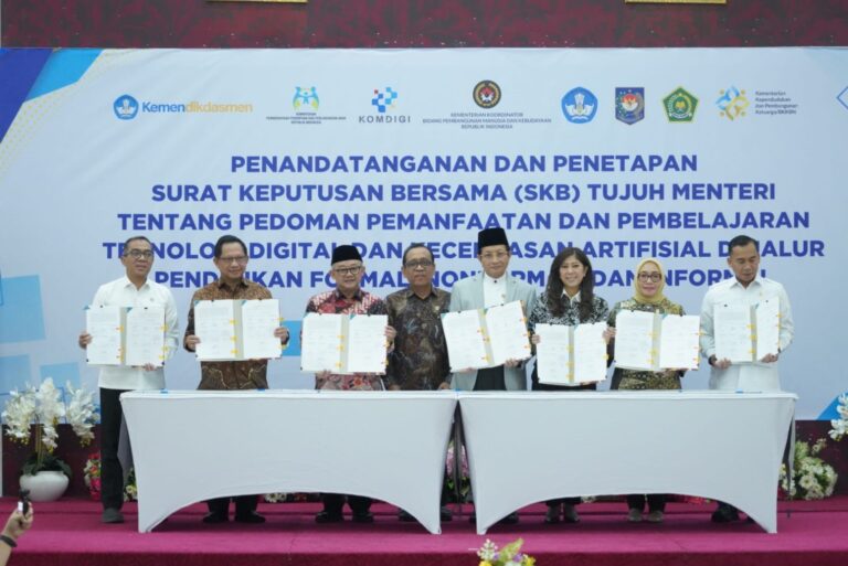 Pemerintah Rilis SKB Tujuh Menteri Soal Pedoman AI dan Digital di Pendidikan