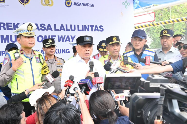 Hari Ini Tol Trans Jawa Terapkan One Way Nasional Arus Mudik Sejak 13.25 WIB
