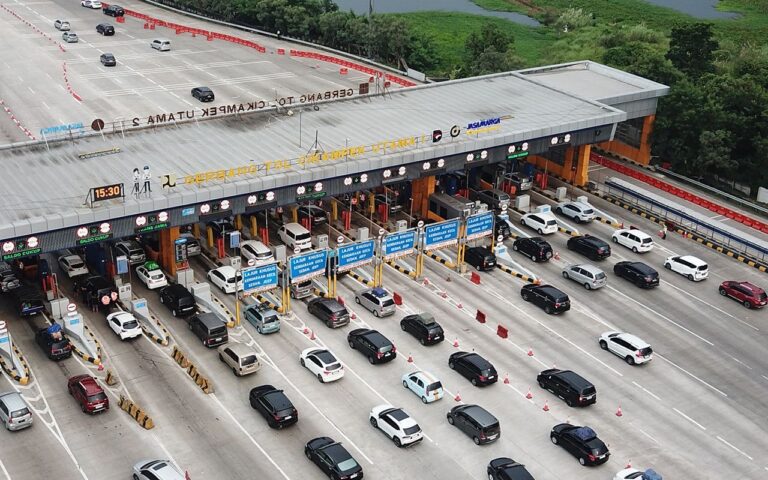 One Way Nasional Puncak Arus Mudik, Jasa Marga Catat 387 Ribu Kendaraan Mengalir ke Timur Trans Jawa