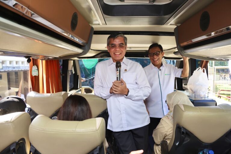 Lepas Mudik 1.431 Pekerja Panasonic, Menaker: Perusahaan Harus Memanusiakan Pekerja