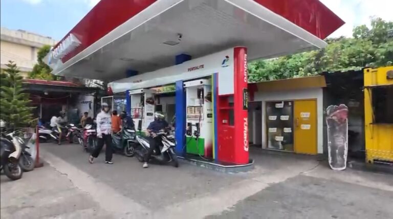 Distribusi BBM Kalbar Berangsur Normal, Pertamina Tambah Suplai hingga 140 Persen