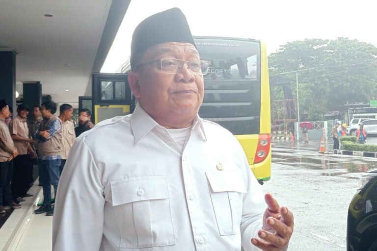 Situasi Memanas, DPR Imbau Masyarakat Tunda Umrah di Bulan Ramadan