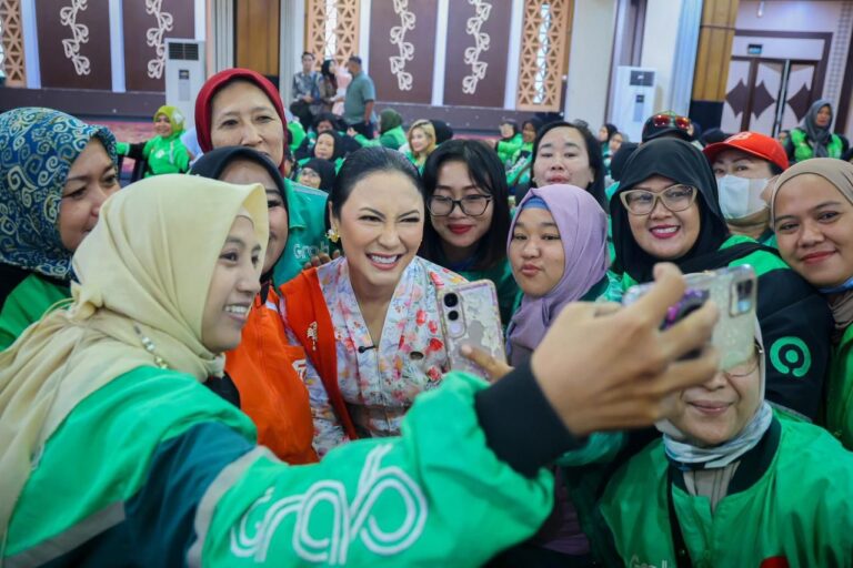 DWP Kementerian UMKM Apresiasi Perempuan Tangguh Lintas Profesi