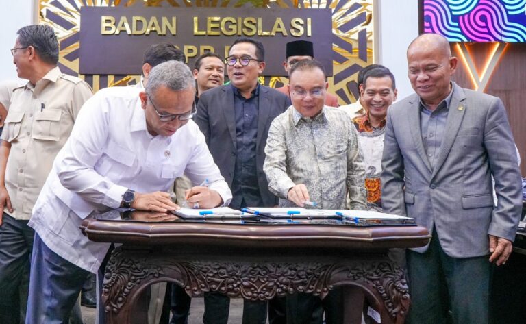 Pemerintah-DPR Sahkan RUU PPRT Jadi Undang-Undang