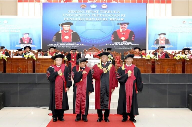 Unhan RI Kukuhkan Prof. Aris Sarjito sebagai Guru Besar, Tegaskan Keniscayaan Modernisasi Pertahanan