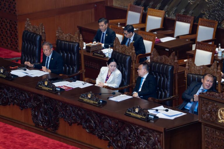 Di Penutupan Sidang, DPR Sampaikan Dukacita Atas Gugurnya Anggota Pasukan Perdamaian RI di Lebanon