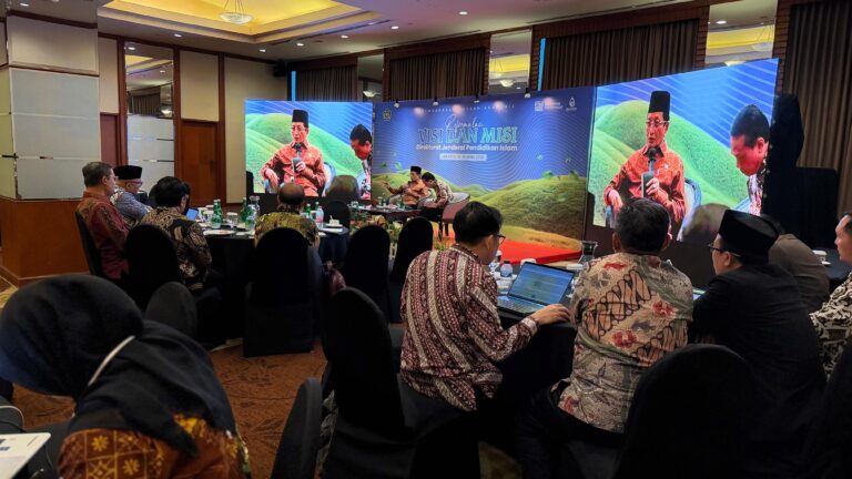 Kemenag Tajamkan Distingsi Pendidikan Islam dan Pesantren, Siapkan  Visi Futuristik, Ideal dan Fungsional