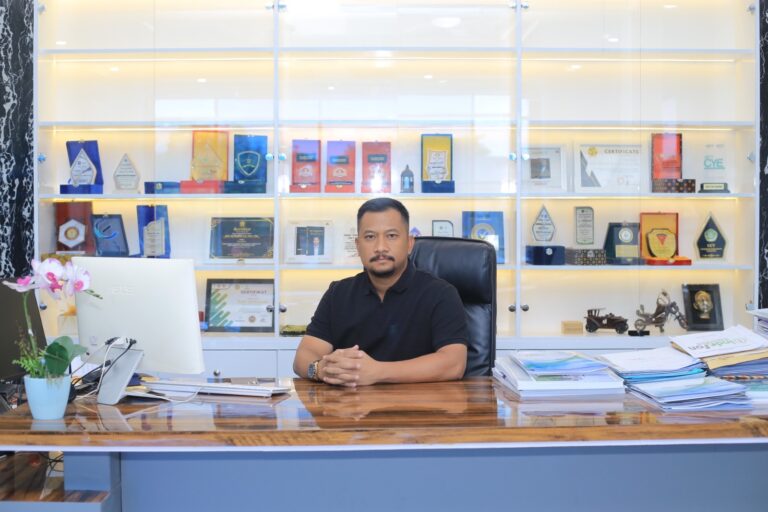Ekspansi Bisnis, Bos Plafon Indofon Adit Setiawan Gebrak Industri Wisata Religi lewat Romani Travel