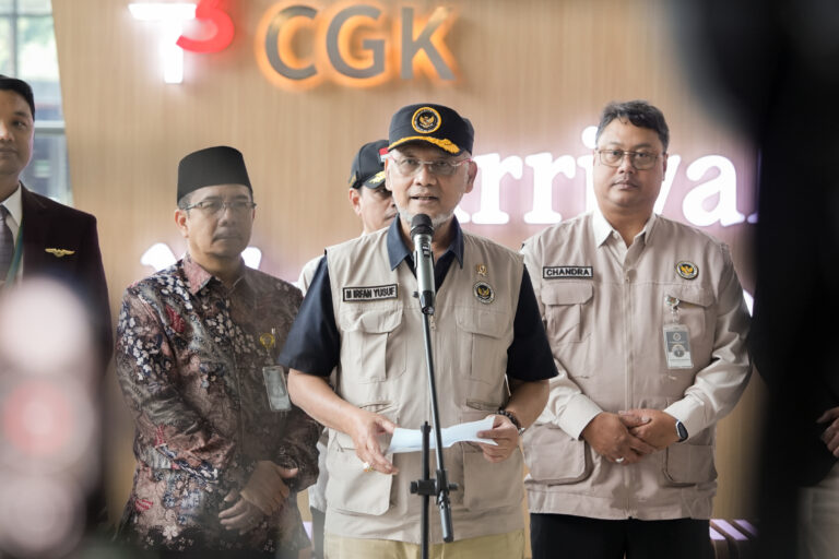 Sambut Kepulangan PPIH Daker Makkah, Menhaj Apresiasi Dedikasi Petugas dan Tegaskan Penguatan Kualitas Layanan