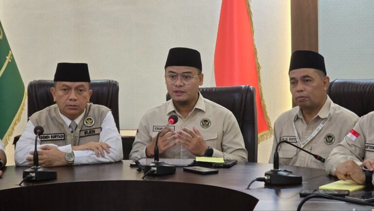 Kemenhaj Tindak Tegas Oknum KBIHU Nakal Demi Lindungi Jemaah