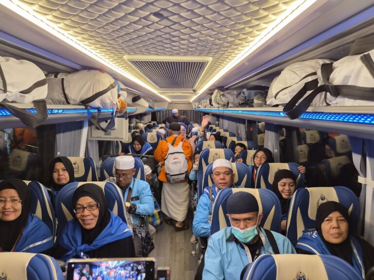 12 Kloter Jemaah Haji Indonesia Telah Pulang ke Tanah Air, Kemenhaj Tegaskan Larangan Bawa Zamzam di Koper