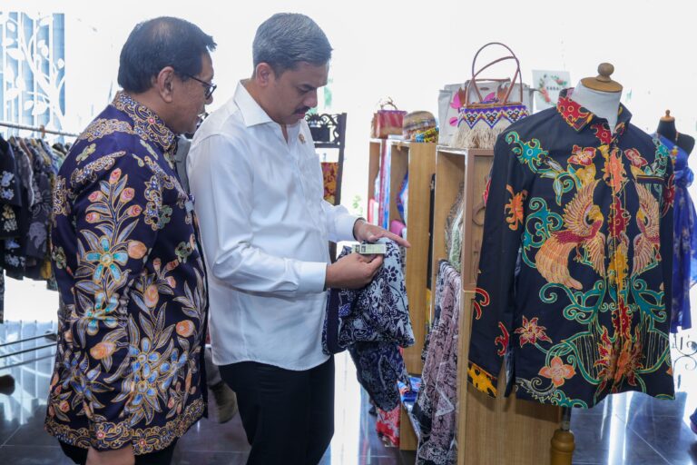 Kementerian UMKM dorong Dekranasda dan UKM Center Balikpapan gaungkan Wastra Kaltim ke Pasar Lebih Luas
