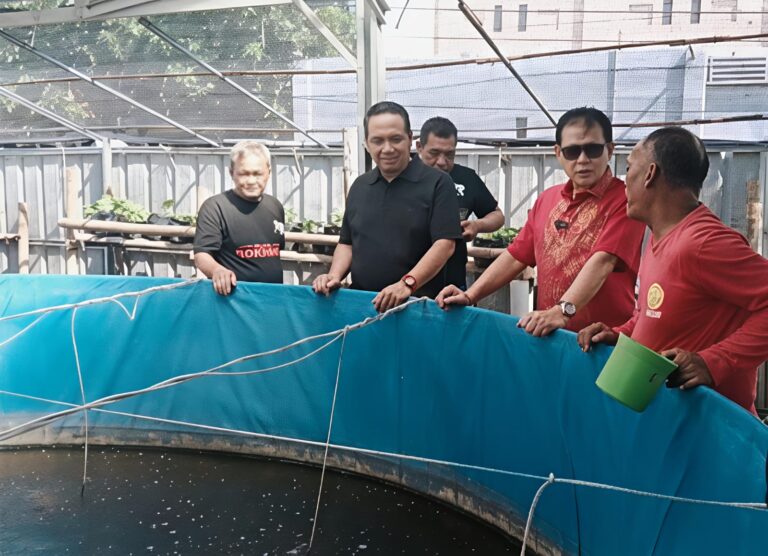 Sebar 110 Ribu Benih Ikan di Kota Cirebon, Rokhmin Dahuri: Perkuat Ekonomi Rakyat, Wujudkan Kedaulatan Pangan