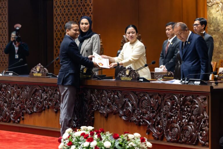 Puan Pimpin Paripurna DPR, Bahas LHP LKPP 2025 Hingga Persetujuan Naturalisasi 2 Pesepakbola