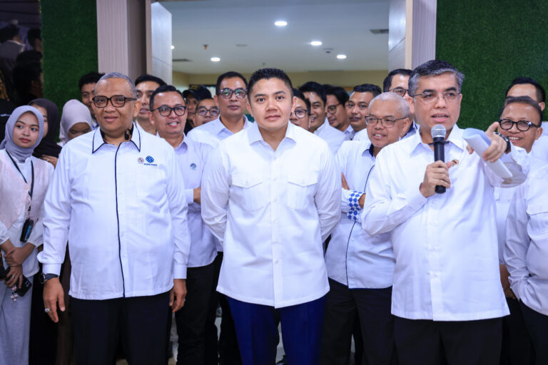 Menaker dan Seskab Teddy Luncurkan MagangHub Angkatan II, Kuota Naik Jadi 150 Ribu