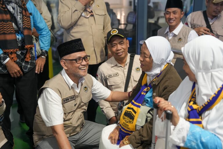 Menhaj Lepas Kepulangan Perdana Jemaah Haji Indonesia ke Tanah Air