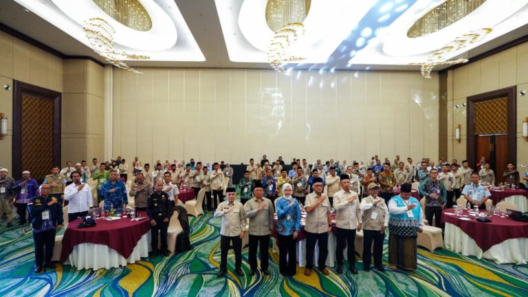 Evaluasi Haji Embarkasi Banjarmasin, Menhaj Utamakan Istithaah Kesehatan Hingga Nol Toleransi Pelanggaran