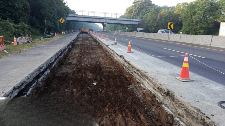 Jasa Marga Lakukan Pemeliharaan Jalan di Ruas Tol Cipularang dan Padaleunyi