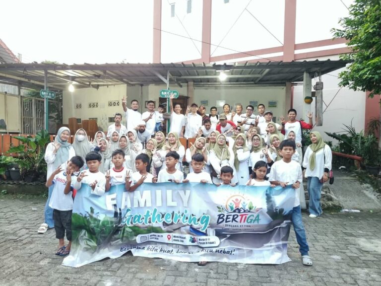 Rukun, Kompak dan Bahagia, Warga RT 03 Perumahan Muslim Alfalaah 3 Gelar Family Gathering