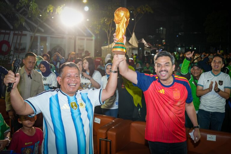 Apresiasi Penggerak Ekonomi Digital, Menteri UMKM Ajak Ojol Nobar Final Piala Dunia 2026