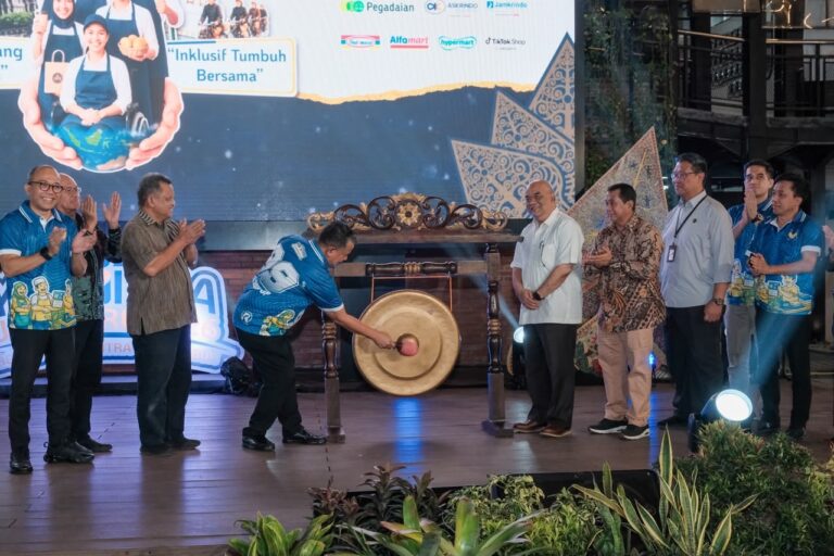 KemenUMKM dan Aprindo Fasilitasi Pembebasan Bea Administrasi UMKM Masuk Ritel Modern