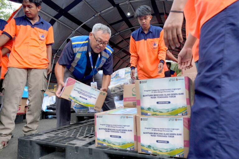 Jasa Marga Salurkan Bantuan untuk Masyarakat Terdampak Gempa NTT