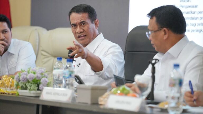 Ultimatum Importir Pakan, Mentan Amran: Mainkan Harga, Izin Dicabut
