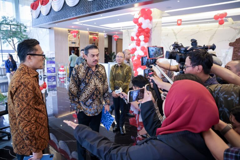 Menteri UMKM: Bunga PNM Mekaar Turun Jadi 8 Persen Mulai September