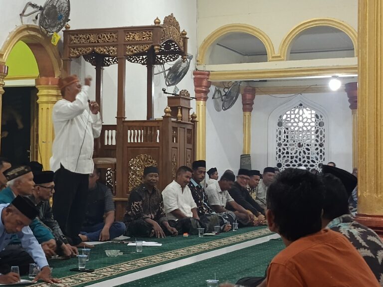 Warga Samadua Tolak Perusahaan Tambang, Ketua DPRK Aceh Selatan Ikut Tandatangani Petisi