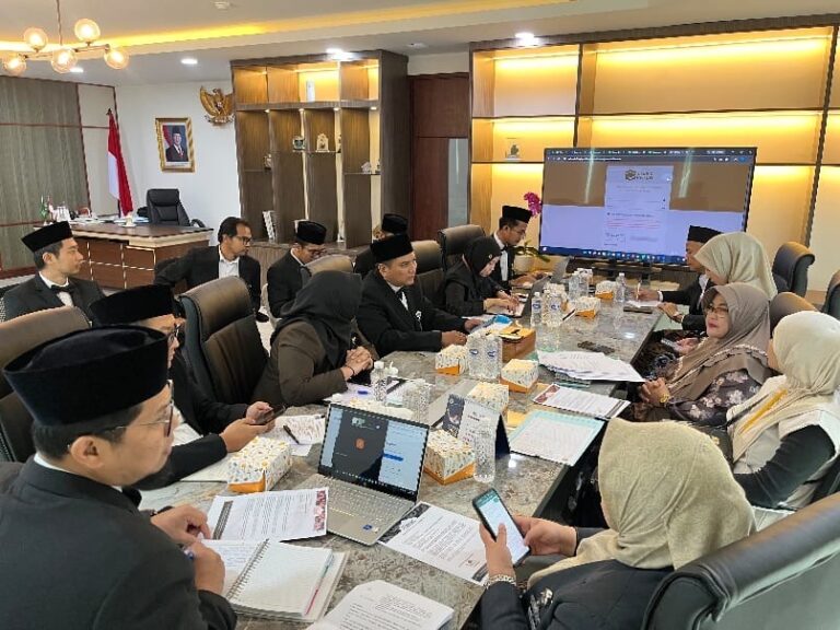 Kemenhaj Mediasi Pengaduan Penundaan Keberangkatan dan Pengembalian Dana Jemaah