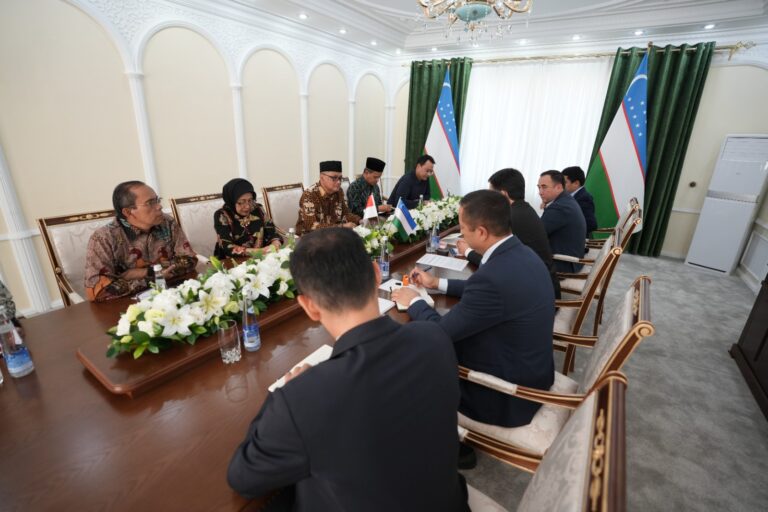 Kemenhaj Dorong Penguatan Kerja Sama Indonesia-Uzbekistan Lewat Wisata Religi