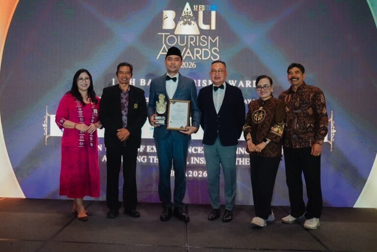 Menag Raih Penghargaan Bali Top Hospitality Leader in Religious Tourism Development