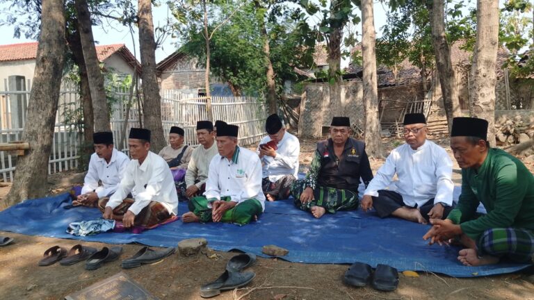 Hari Santri, MWCNU Wanasari Ziarah ke Makam H. Tadjoedin Noor, Tokoh NU pada Masa Pergolakan 1965