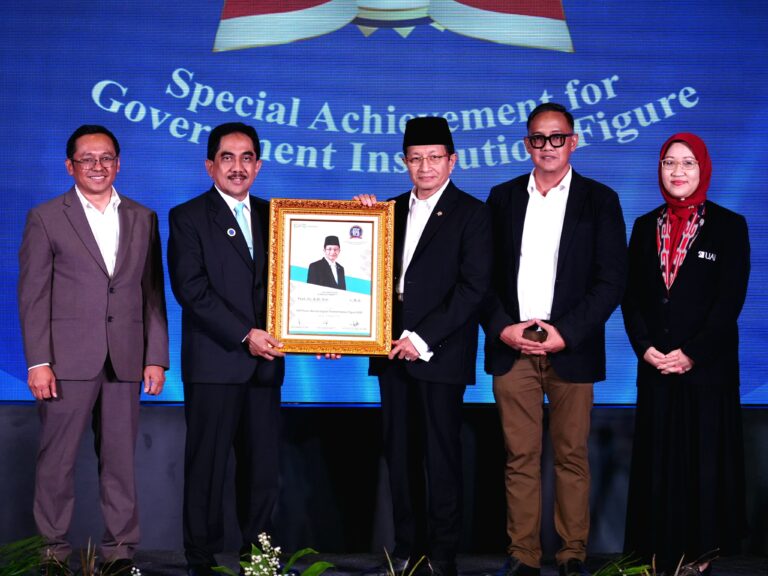 Menag Apresiasi Kerja Kehumasan ASN Kemenag atas Raihan Top GPR Figure Award 2026